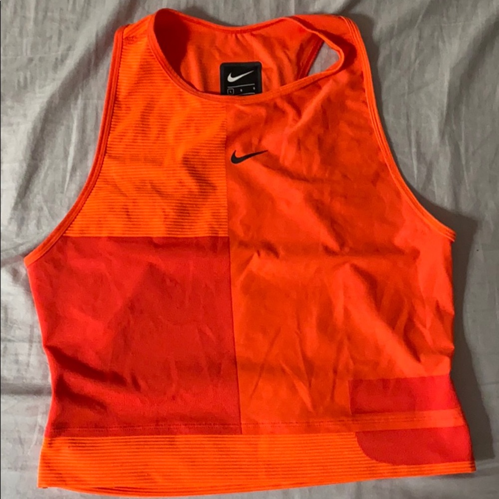 Nike Crop Top